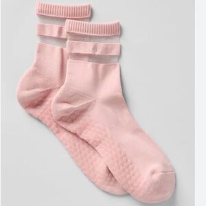 ALO Yoga Women's Pulse Grip Socks in Pale Pink NWT